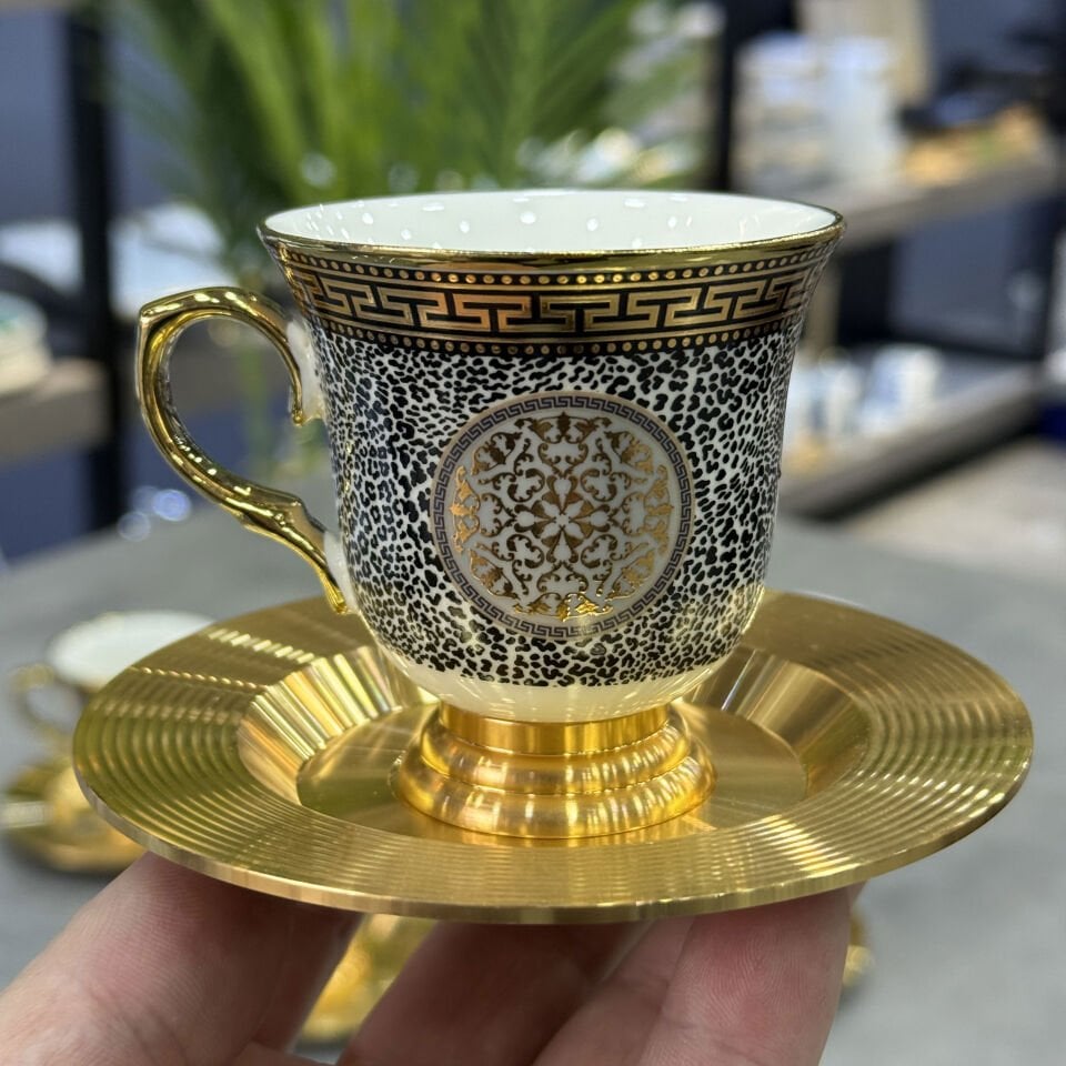 Lüx Porselen 6 Lı Metal Tabaklı Fincan Takımı